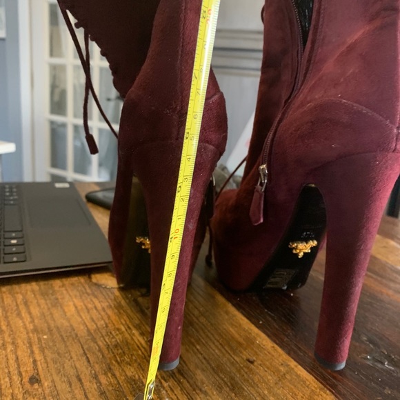 Prada bottles - Picture 5 of 7